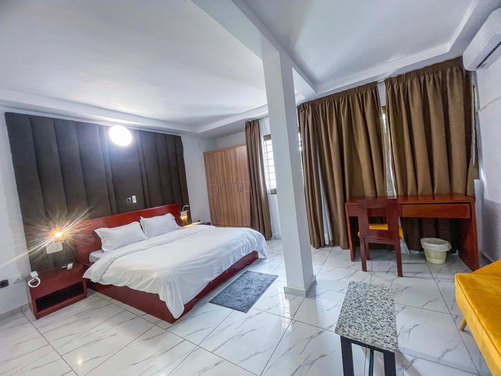Hotel Le Vaisseau 아비장 외부 사진
