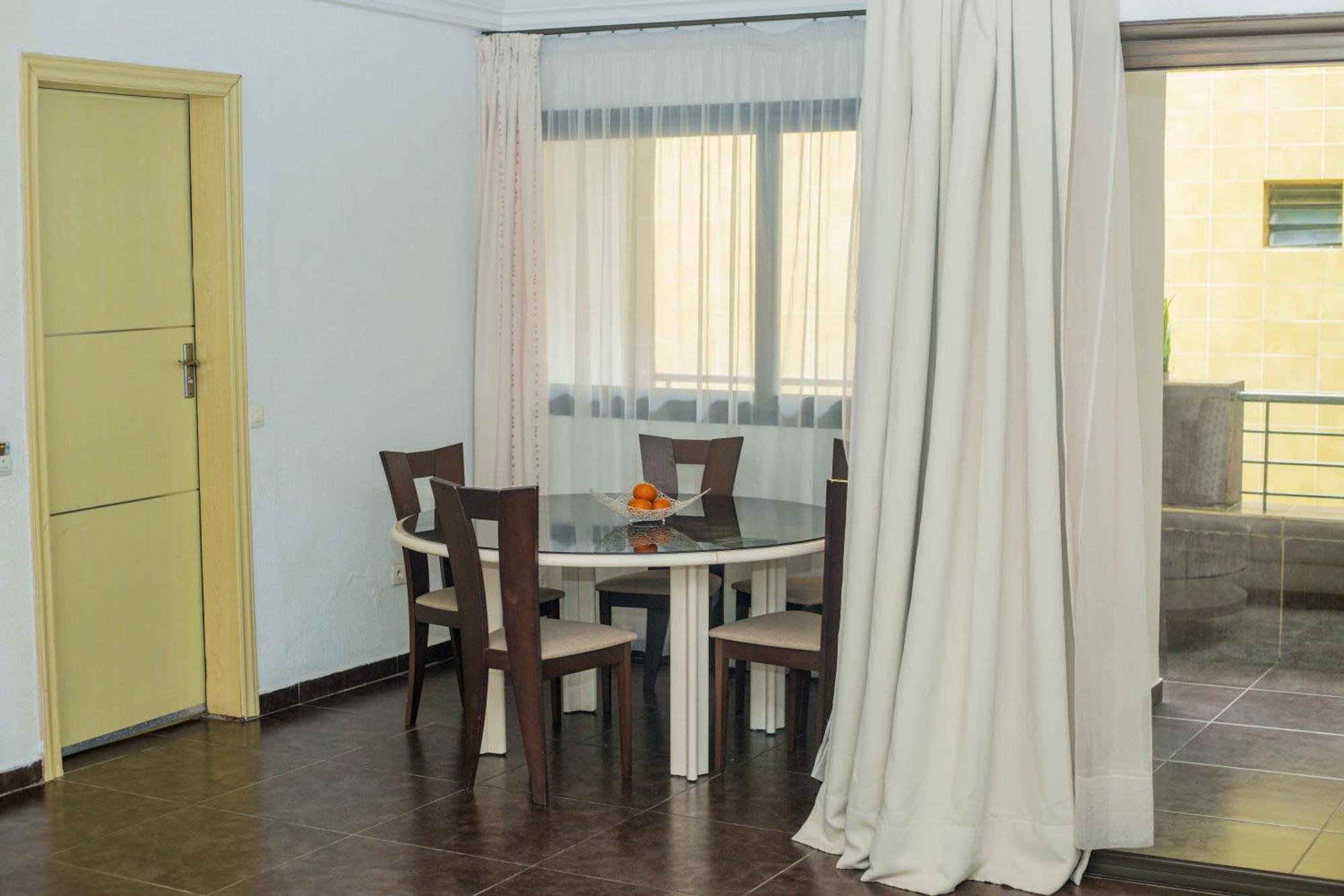 Hotel Le Vaisseau 아비장 외부 사진